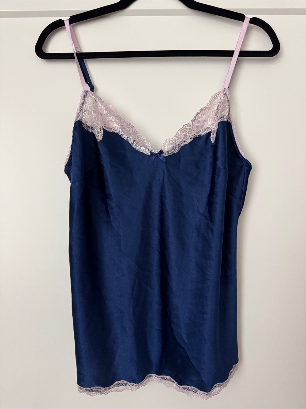 Victoria’s Secret Satin Lace Tie Back Detail Cami and Shorts Set - Picture 2 of 12